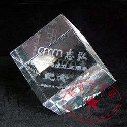 深圳水晶礼品定制服务 探索水晶内雕、奖杯制作与厂家直供